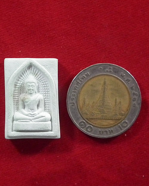  พระผงหยก หลวงพ่อวิริยังค์ วัดธรรมมงคล