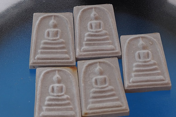 สมเด็จบางขุนพรหมปี 54 พิมพ์ใหญ่ มา 5 องค์