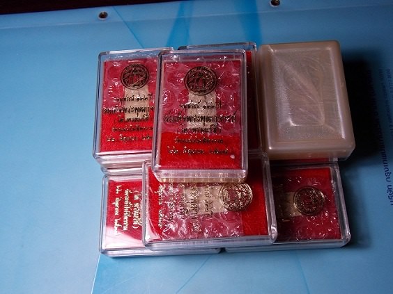 คะเเนน 122 ปี วัดระฆัง พร้อมกล่องเดิมมา 10 องค์