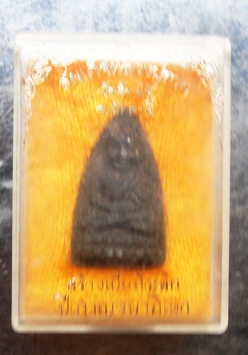 หลวงปู่ทวดวัดช้างให้ รุ่นสร้างเป็นที่ระลึกปีกาญจนาภิเษก ปี39อาจารย์นองปลุกเสกสวยๆพร้อมกลองครับ