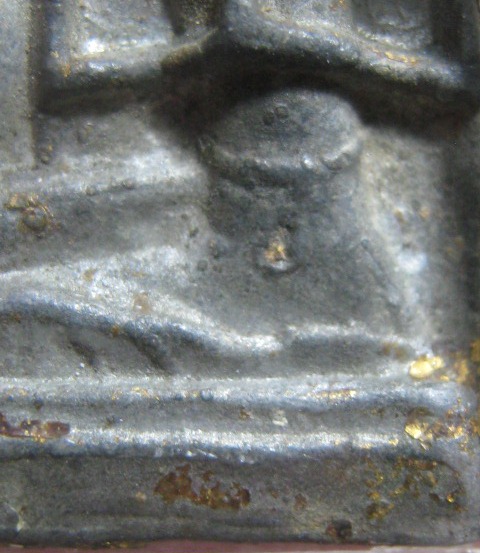 พระกรุวัดเก๋งจีน พิมพ์พระโมกคัลลา เนื้อชินตะกั่ว จ.ระยอง พระอยู่ในเลี่ยม มาพร้อมบัตรรับรอง