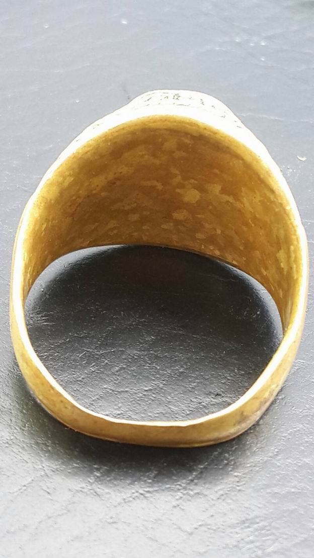 แหวนหลวงปุ่ทวด วัดช้างให้ จ.ป้ตตานี เนื้อทองเหลือง