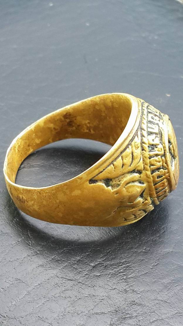 แหวนหลวงปุ่ทวด วัดช้างให้ จ.ป้ตตานี เนื้อทองเหลือง