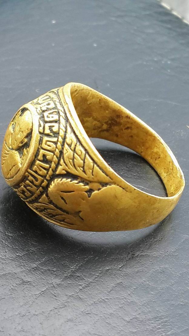 แหวนหลวงปุ่ทวด วัดช้างให้ จ.ป้ตตานี เนื้อทองเหลือง