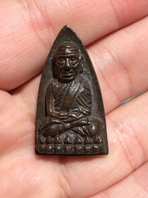 เปิดต่ำกว่าทุน วัดใจกันไปเลยครับ หลวงพ่อทวด รุ่นสร้างโรงพยาบาลโคกโพธิ์ ปี39 เนื้อนวะพิมพ์ใหญ่ครับ