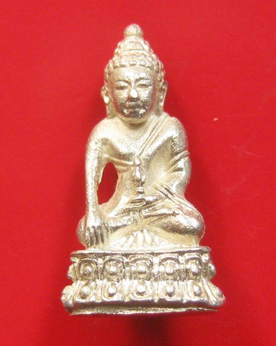 พระชัยวัฒน์เกษม รุ่น ญสส เนื้อเงิน หลวงพ่อเกษม เขมโก ปี 2533 กล่องเดิมหายากคะ  