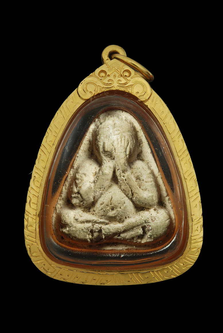 ปิดตาหลังยันต์ น้ำเต้าผสมผงพรายกุมารพร้อมทอง