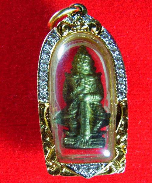 ท้าวเวสสุวรรณ ชนะมาร หลวงปู่หมุนครับ เลี่ยมทองฝังเพชร