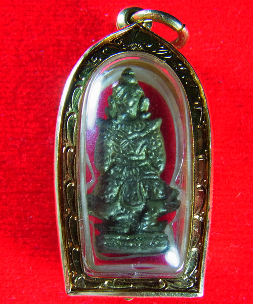 ท้าวเวสสุวรรณ ชนะมาร หลวงปู่หมุนครับ เลี่ยมทองฝังเพชร