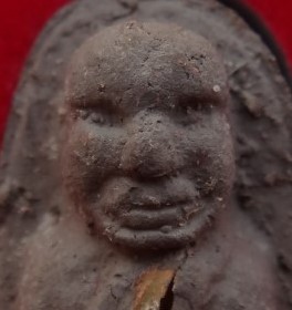 หลวงปู่ทวด พระอาจารย์ประสูติ วัดในเตา 3ชุด(1ชุดมี5องค์) เคาะ เดียว