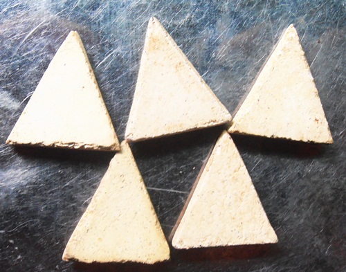 พระสมเด็จพิมพ์คะแนนสามเหลี่ยม หลวงปู่หิน วัดระฆัง ปี12สวยๆ5องค์ครับ