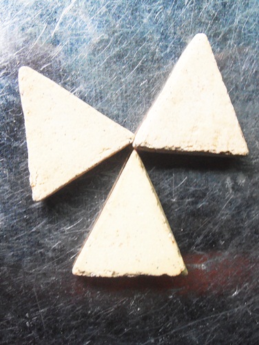 พระสมเด็จพิมพ์คะแนนสามเหลี่ยม หลวงปู่หิน วัดระฆัง ปี12สวยๆ3องค์ครับ