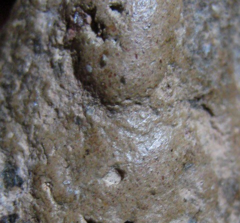 พระเม็ดน้อยหน่า เนื้อดิน จ.สุโขทัย เนื้อจัด ดูง่าย