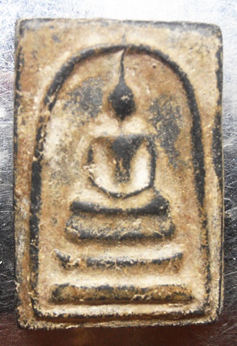 พระสมเด็จพิมพ์ใหญ่เกศทะลุซุ้มหลวงปู่ลำภูสวยๆครับ