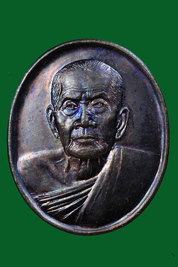 	หลวงปู่หมุน ออกวัดคลองทรายปี43 เนื้อทองแดงรมดำ สวยแชมป์ 