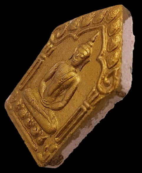 ขุนแผนผ้าป่าปี 46 ผงพรายกุมารเนื้อว่านสบู่เลือดหลังตะกรุดเงินคู่ สวยสมบูรณ์เกือบเต็มร้อย