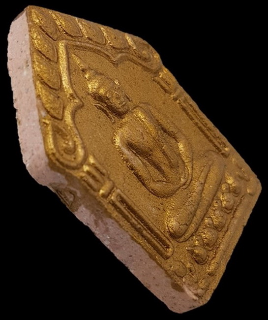 ขุนแผนผ้าป่าปี 46 ผงพรายกุมารเนื้อว่านสบู่เลือดหลังตะกรุดเงินคู่ สวยสมบูรณ์เกือบเต็มร้อย