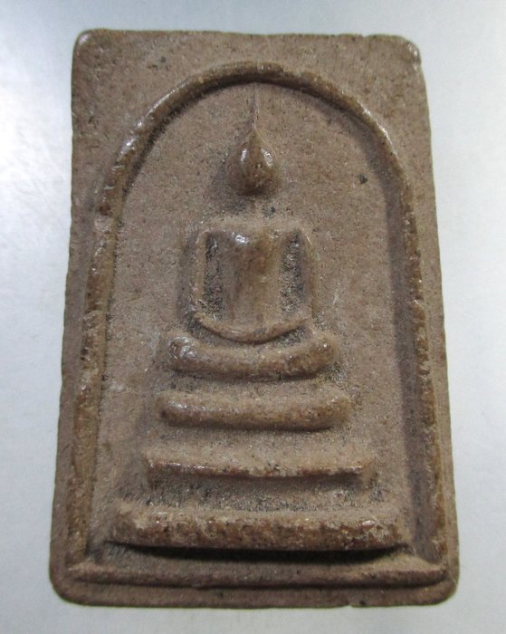 ๒๐ พระสมเด็จหลังยันต์ ไม่ทราบที่ครับ