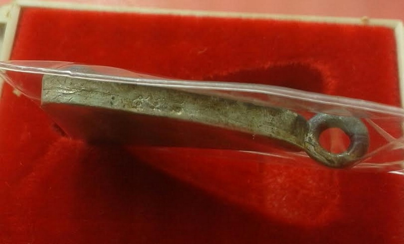 เหรียญจอบเงินหลวงพ่อเกษม เนื้อเงินพิมใหญ่สวยๆ หมายเลข ๕๔๘