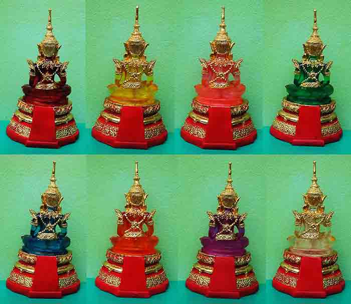 ***รวมยกชุดพระแก้วมรกต 8 สี*** 