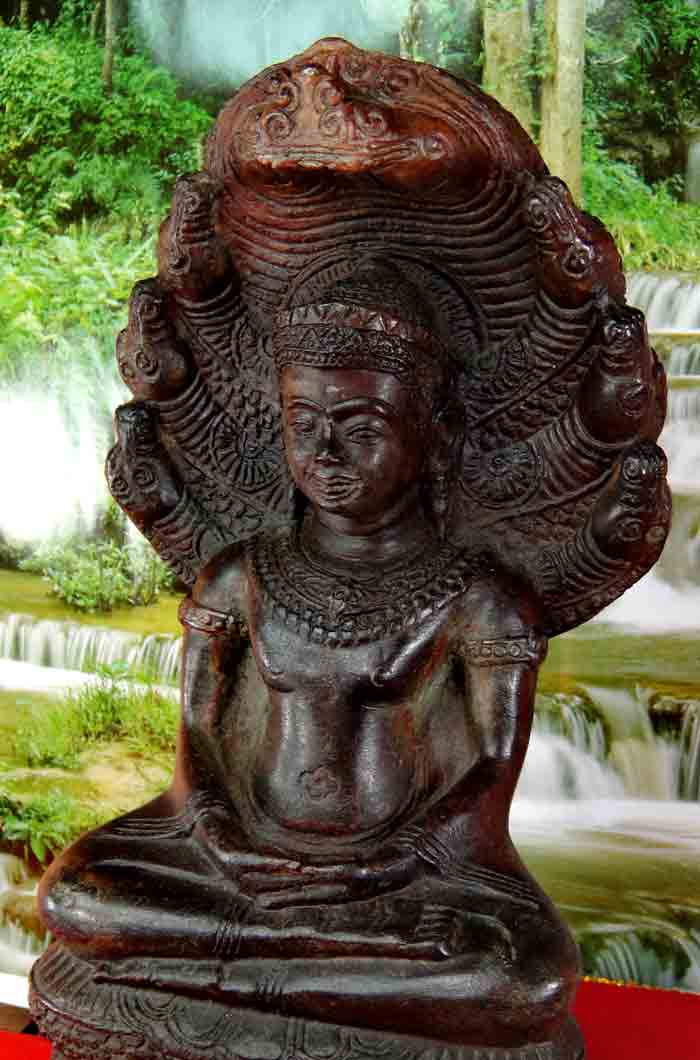 พระบูชาปางนาคปรก (พระคนเกิดวันเสาร์) เนื้อโลหะผิวสนิมแดงเก่า งานฝีมือพุทธศิลป์ย้อนยุคประณีตสวยงามมาก