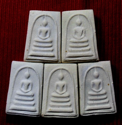 พระสมเด็จบางขุนพรหม พิมพ์คะแนน5องค์ รุ่นปี๓๙ วัดใหม่อมตรส เนื้อแห้งเหลืองนวลสวยๆพร้อมกล่องเดิม