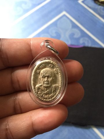 หลวงปู่หมุน พระผงดวงเศรษฐี สภาพสวยๆ เนื้อเทา