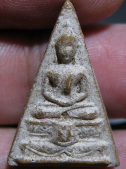 พระนางพญาสมาธิ พิมพ์นิยมฐานสูง ปี2516 เนื้อผง วัดบ่อวิน จ.ชลบุรี หลวงปู่ทิม ปลุกเสก สภาพสวย มาพร้อมบ