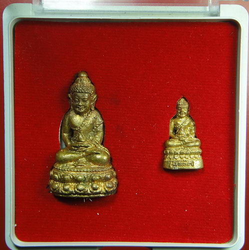 พระกริ่งคู่ชีวิตรุ่นหนึ่งในแผ่นดิน นวะโลกุตระธรรม เนื้อโสฬสมหาจักรพรรดิ หลวงปู่หมุน