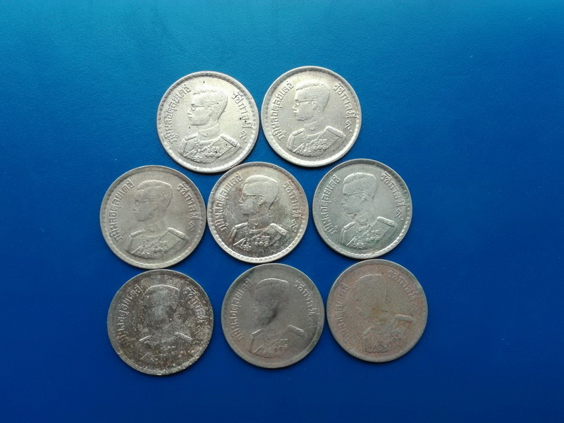 เหรียญ 25 สตางค์ ปี 2500 = 8 เหรียญ คัดสวย