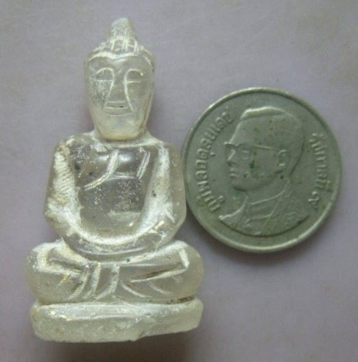 **วัดใจ**พระพุทธปางสมาธิ เนื้อหินเขี้ยวหนุมานแกะ เก่าๆไม่ทราบที่**สวยๆ เชิญชมครับ