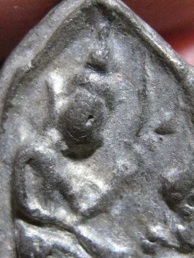 พระกรุวัดเพชร พิมพ์ป่าเลไลย์(นิยม) เนื้อชินเงิน จ.สระบุรี