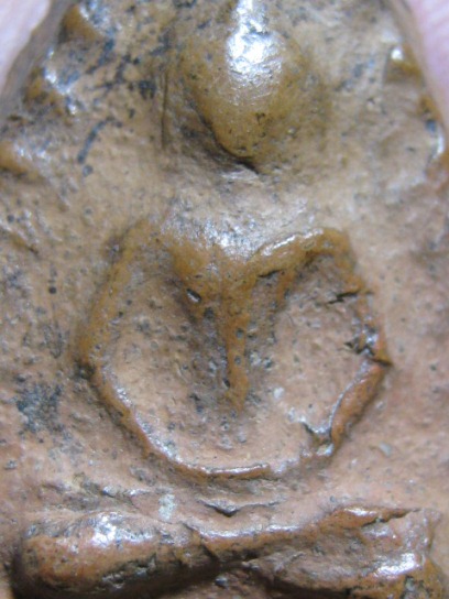 พระกลีบบัว เนื้อดิน กรุวัดลิงขบ(บวรมงคล) กรุงเทพฯ  