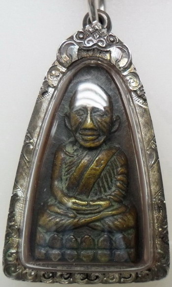 หลวงปู่ทวด หลังหนังสือปี 08 หน้าใหญ่ นิยมสุด(เลี่ยมเงิน+บัตรรับรอง)