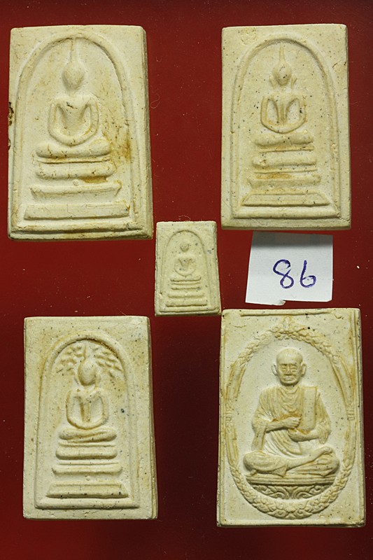 พระสมเด็จ 118 ปี วัดระฆัง ครบชุด 5 องค์ ตรายางชัด คัดสวย พร้อมกล่องเดิมและกล่องกระดาษ ชุด 86