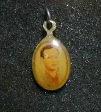 *** ล็อกเก็ตในหลวง ร.9 หลังสมเด็จฯย่า *** #2