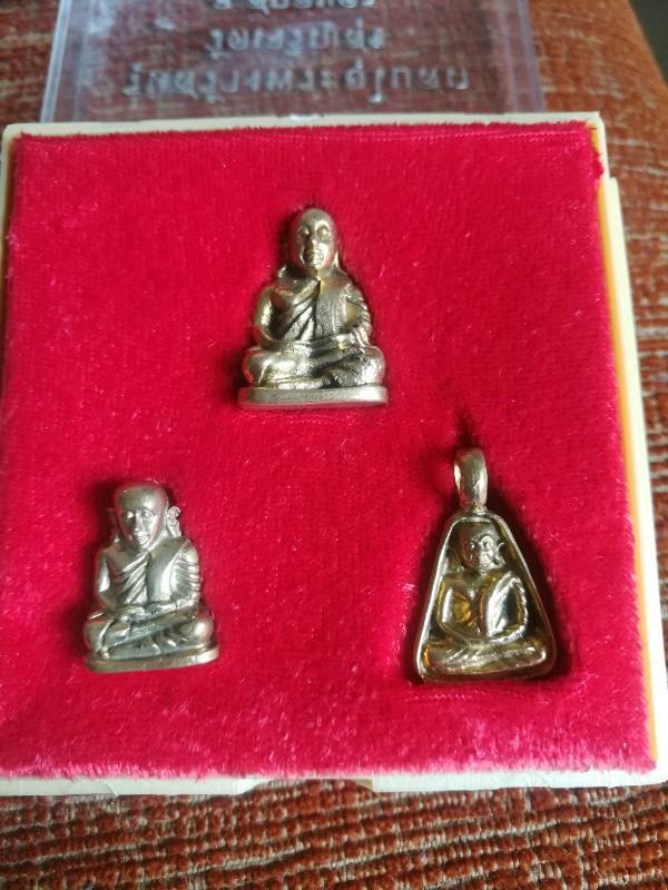 หลวงพ่อเงิน รุ่นสร้างพระอุโบสถ วัดเจริญสุข จ.สกลนคร