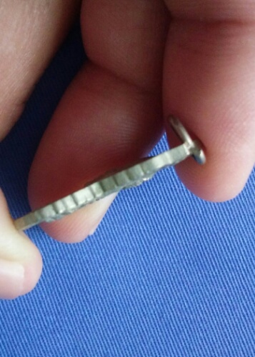 เหรียญหลวงพ่อทวด วัดช้างให้ ปี 2525 รุ่น ร.ศ.200 ขอบขยัก หายาก 