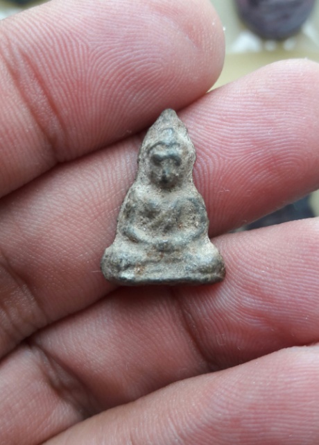 พระกรุเชตุพล หน้าโหนก สุโขทัย เนื้อชินเงิน