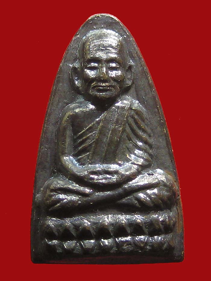 (1) หลวงปู่ทวด ปี 24 พิมพ์ 3 จุด เนื้อทองเหลืองรมดำ