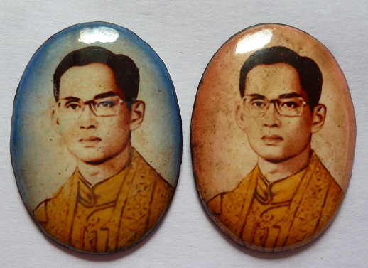 เคาะเดียว 800 บาท ล็อกเก็ตในหลวง ร.9 พิมพ์รูปไข่ใหญ่ วัดไผ่ล้อม จำนวน 2 องค์