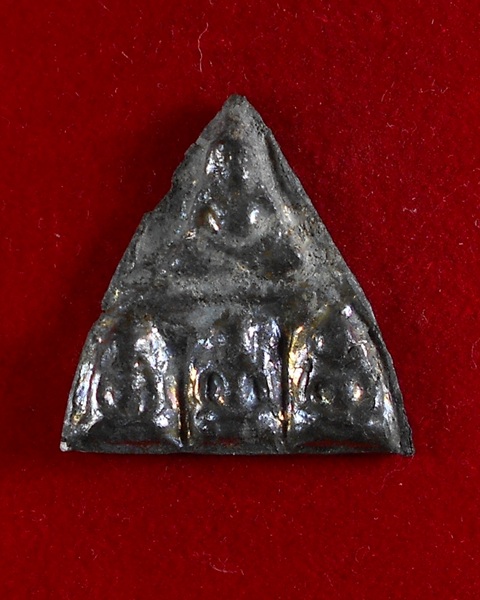 พระแผงตัด เนื้อชินเงิน กรุวัดราชบูรณะ จ.อยุธยา