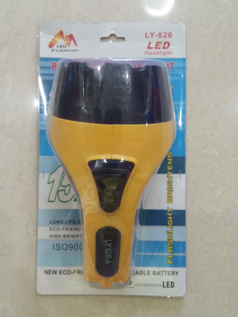 โล็ะสต็อกถูกๆ เคาะเดียว (150 บาท) ไฟฉาย LED แบบชาร์ทไฟ