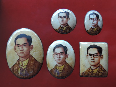 ล็อคเก็ตในหลวง วัดไผ่ล้อม ปี2514 ครบชุด 5 พิมพ์ พร้อมกล่องเดิม (ลป.ทิม ปลุกเสก )