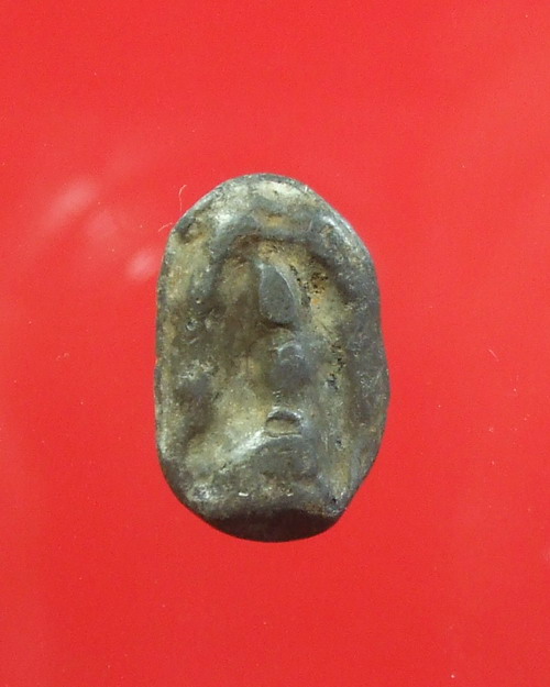 พระกรุวัดสุวรรณ ฯ พิมพ์เม็ดน้อยหน่า เนื้อตะกั่วสนิมแดง ... พร้อมบัตรรับรอง