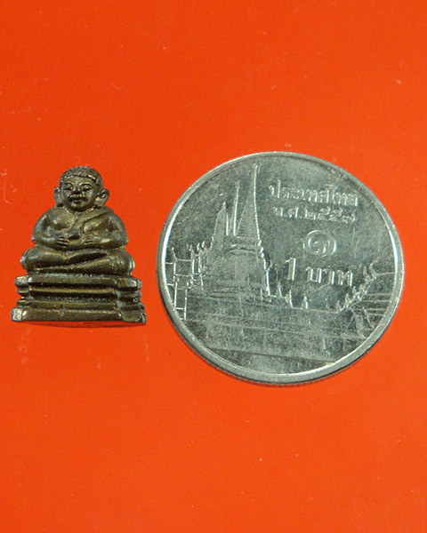 พระสังกัจจายน์โฆสปัญโญ หลวงปู่คำพันธ์ เนื้อนวะ กล่องเดิม น่าบูชาครับ