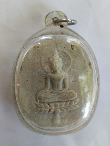 พระขุนแผน หลวงปู่ทิม วัดพระขาว พร้อมเลี่ยมพลาสติก กันน้ำสวยๆ ครับ ราคาเคาะเดียว