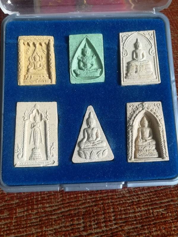 *** พระผงมวลสาร จิตรลดา วัดบวรนิเวศวิหาร ปี2539 รุ่นกาญจนาภิเษก เสาร์5 พิธีใหญ่มาก ***