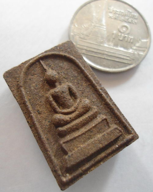 “ พระสมเด็จ เนื้อผงยา หลวงปู่คำพันธ์ โฆสปัญโญ วัดธาตุมหาชัย จ.นครพนม พิมพ์คะแนน สวยไม่ค่อยพบนะครับ ”