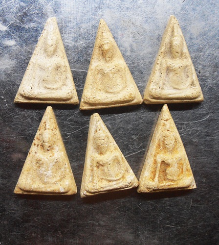 พระสมเด็จนางพญาหลวงปู่นาคยุคต้น สวยๆครับ6องค์ครับ